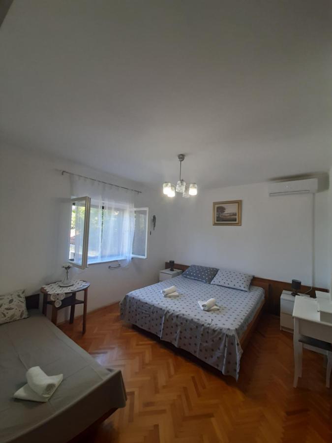Giovanna - Spacious Lovely Apartment Supetar Eksteriør billede