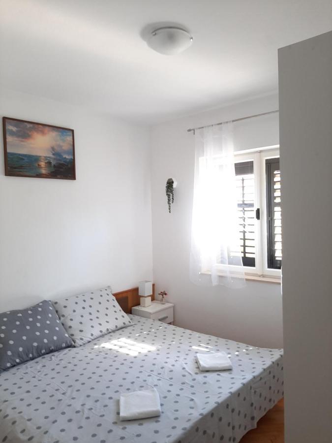 Giovanna - Spacious Lovely Apartment Supetar Eksteriør billede