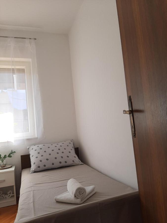 Giovanna - Spacious Lovely Apartment Supetar Eksteriør billede