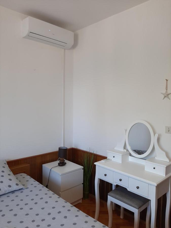 Giovanna - Spacious Lovely Apartment Supetar Eksteriør billede