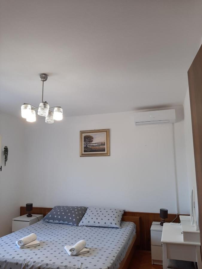 Giovanna - Spacious Lovely Apartment Supetar Eksteriør billede