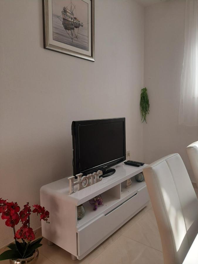 Giovanna - Spacious Lovely Apartment Supetar Eksteriør billede